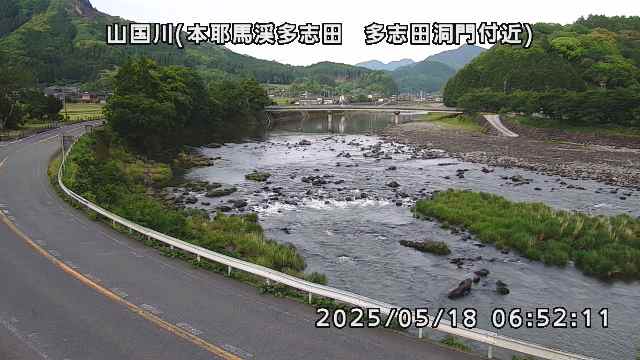 山国川(本耶馬渓多志田 多志田洞門付近)